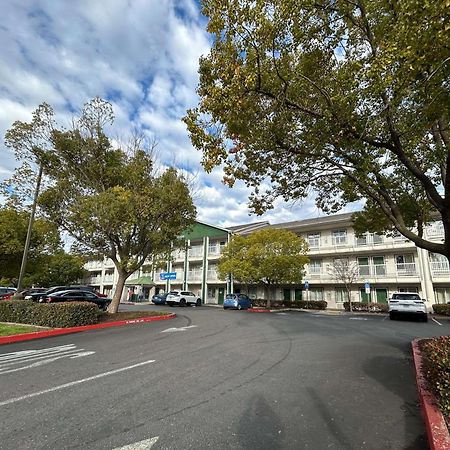 HomeTowne Studios by Red Roof Rancho Cordova Exterior foto